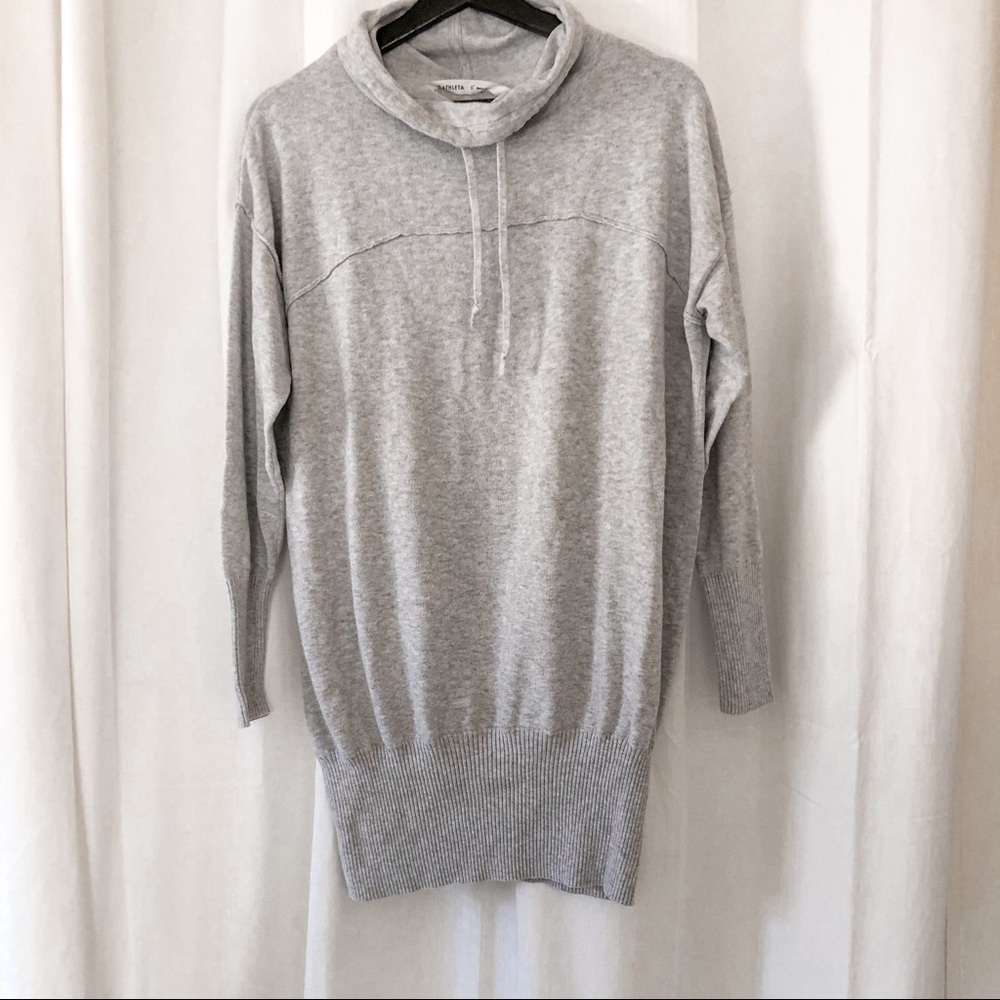 Athleta tunic top gray sweater with cowl neck